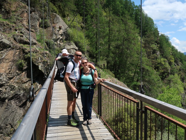 Nils, ich und Sabine am Meraner Höhenweg beim Lahnbach (19. Mai)