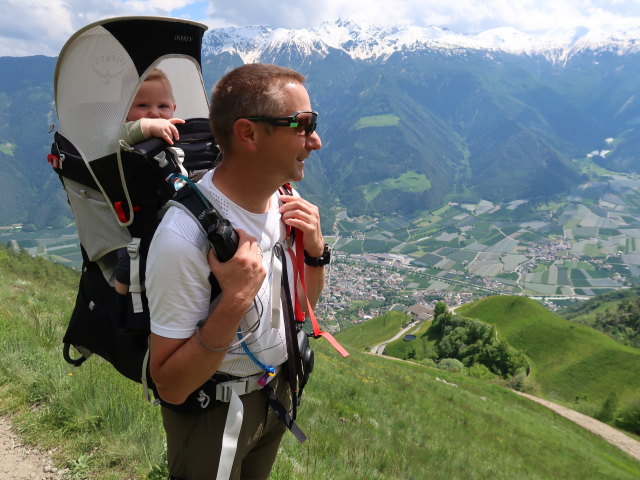 Nils und ich am Meraner Höhenweg zwischen Pirchhof und Kirchbach (19. Mai)