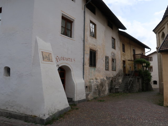 Florastraße in Glurns, 907 m (20. Mai)