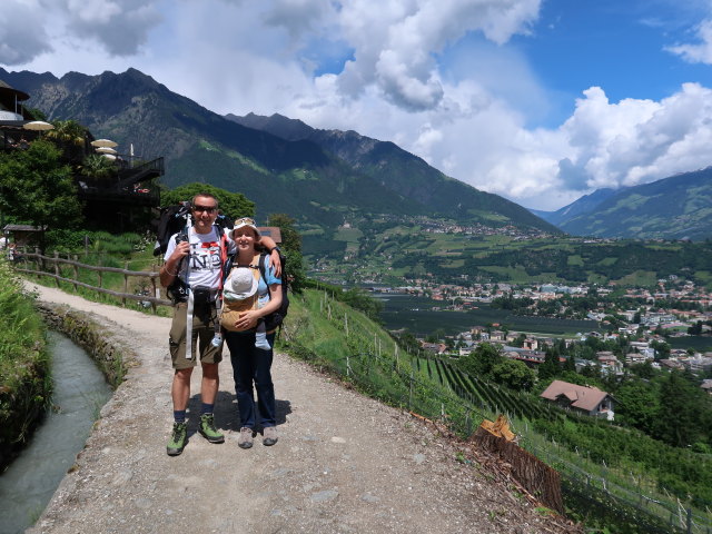 Ich, Nils und Sabine am Marlinger Waalweg zwischen Gasthof Waldschenke und Gasthaus Waalheim (22. Mai)