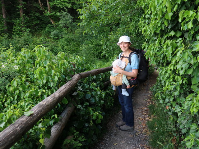 Nils und Sabine am Marlinger Waalweg beim St. Annabach (22. Mai)