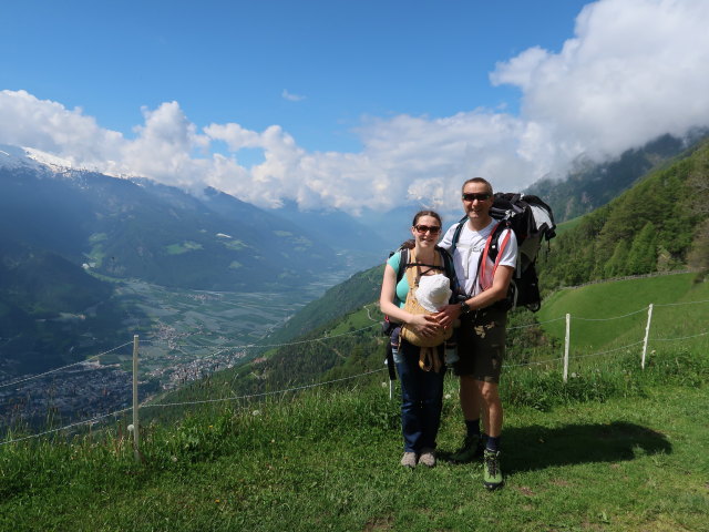 Sabine, Nils und ich am Meraner Höhenweg in Hochforch (19. Mai)