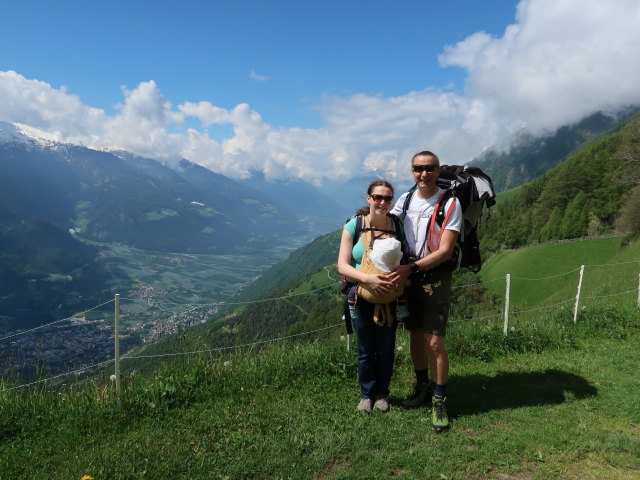 Sabine, Nils und ich am Meraner Höhenweg in Hochforch (19. Mai)