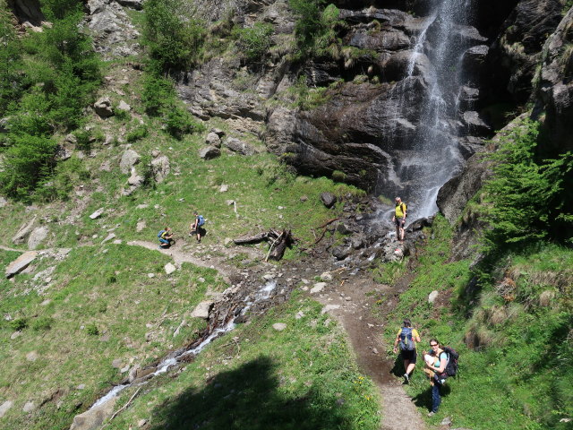 Nils und Sabine am Meraner Höhenweg zwischen Pardellbach und Lahnbach (19. Mai)