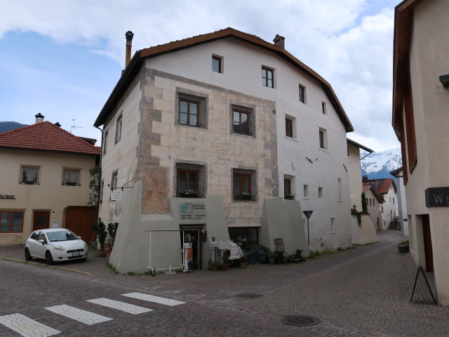 Florastraße in Glurns, 907 m (20. Mai)