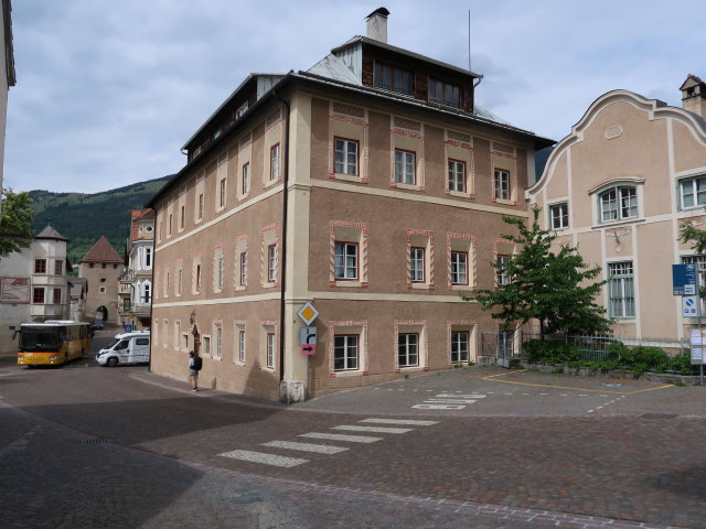 Stadtplatz in Glurns, 907 m (20. Mai)