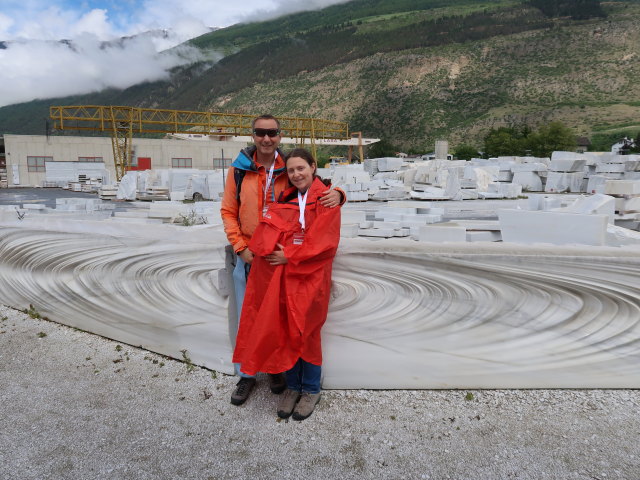 Ich und Sabine im Marmorwerk 'Lasa Marmo' in Laas, 866 m (23. Mai)