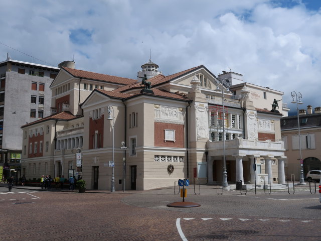 Stadttheater in Meran (25. Mai)