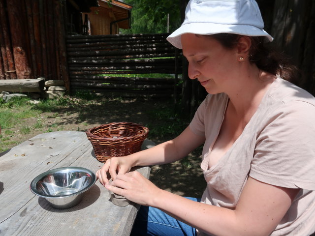 Sabine im archeoParc Schnalstal in Unser Frau in Schnals (29. Mai)