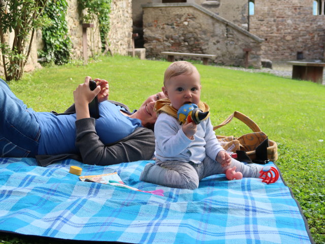 Sabine und Nils im Schloss Tirol (28. Mai)