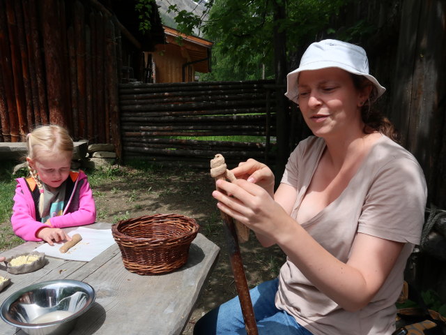 Sabine im archeoParc Schnalstal in Unser Frau in Schnals (29. Mai)