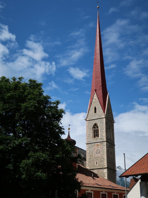 Pfarrkirche Mariä Himmelfahrt in Schlanders, 721 m (30. Mai)