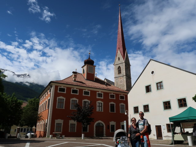 Nils, Sabine und ich im Plawannpark in Schlanders, 721 m (30. Mai)