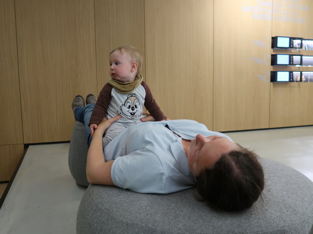 Nils und Sabine im Naturparkhaus Texelgruppe in Naturns (1. Juni)