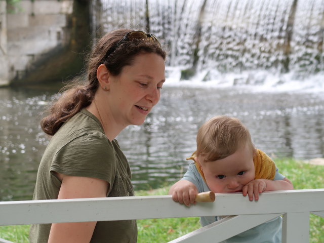 Sabine und Nils beim Wasserfall