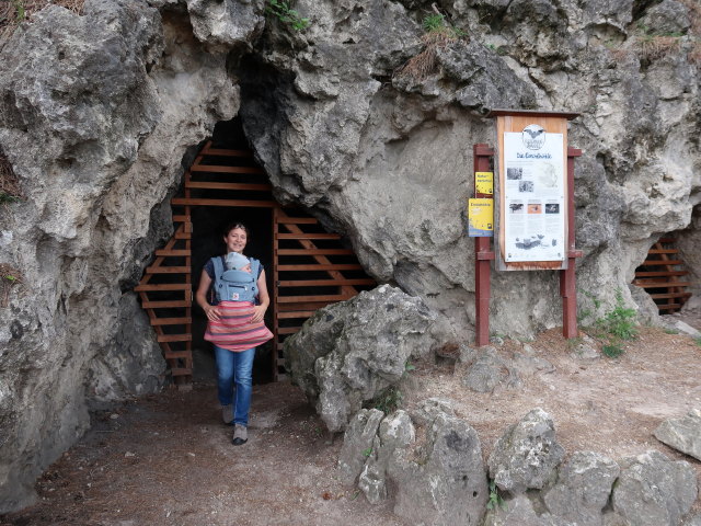 Sabine und Nils in der Einödhöhle, 370 m