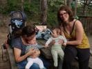 Sabine, Nils, Ella und Hannelore bei der Einödhöhle, 370 m