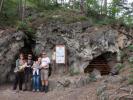 Hannelore, Ella, Manuel, Nils, Sabine und ich bei der Einödhöhle, 370 m