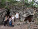 Hannelore, Ella, Manuel, Nils, Sabine und ich bei der Einödhöhle, 370 m