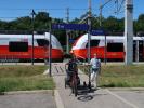 Nils und Sabine im Bahnhof Marchegg, 149 m