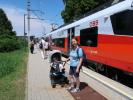 Nils und Sabine im Bahnhof Hainburg Ungartor