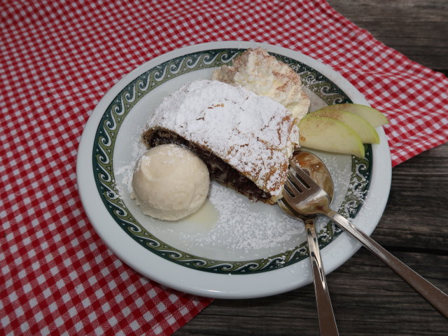 Dolomitenhütte, 1.616 m (30. Juni)