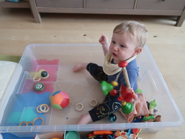 Nils in der Wohnung von Brigitte (1. Juli)