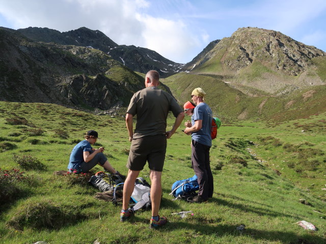 Victoria, Frank, Sonja und Werner zwischen Moschwald und Sauspitze-Westgrat