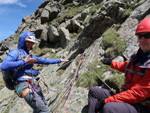 Sauspitze-Westgrat: Victoria und Werner am Stand nach der 4. Seillänge