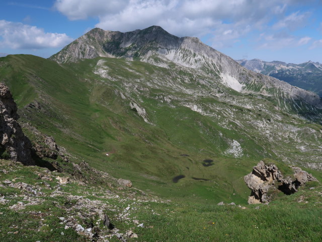 Weißeneck von der Lapernigspitze aus (14. Juli)