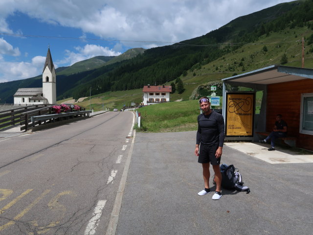 Christoph in der Haltestelle Graun im Vinschgau Kappl (28. Juli)