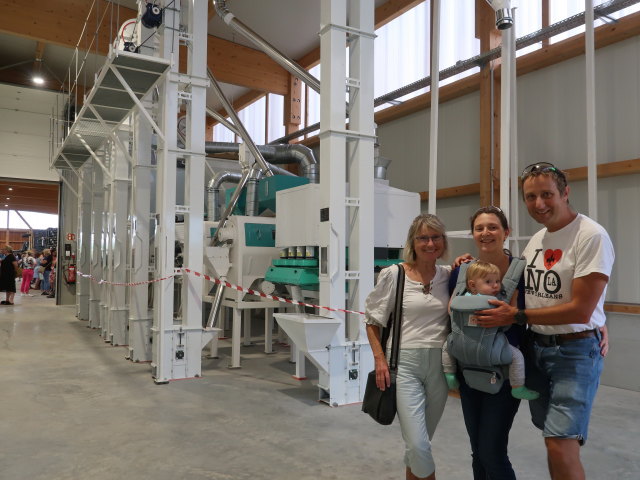 Mama, Nils, Sabine und ich im ÖsterReis-Hof in Gerasdorf