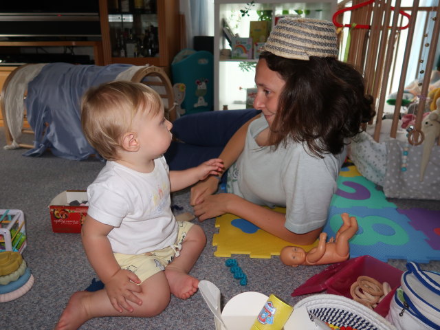 Nils und Sabine in unserer Wohnung