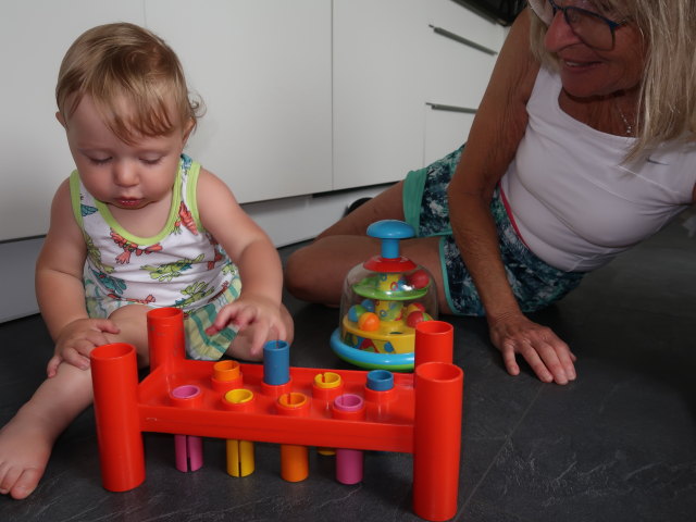 Nils und Mama im Haus meiner Eltern