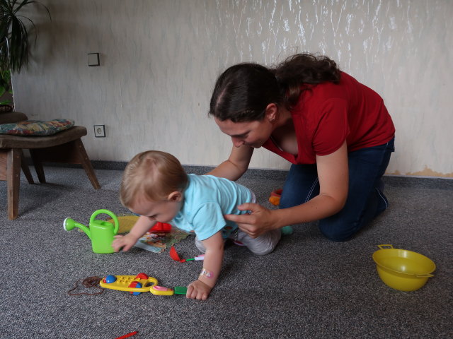 Nils und Sabine im Haus von Oma