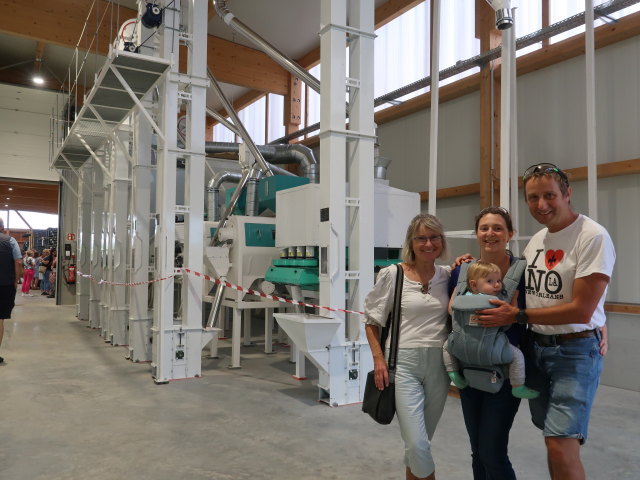 Mama, Nils, Sabine und ich im ÖsterReis-Hof in Gerasdorf