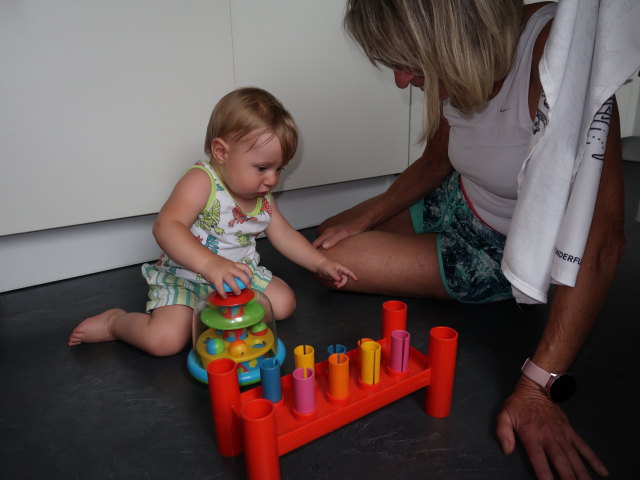 Nils und Mama im Haus meiner Eltern