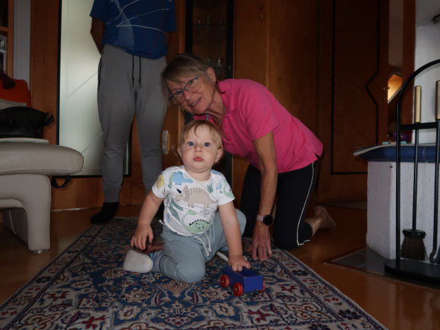 Papa, Nils und Mama im Haus meiner Eltern