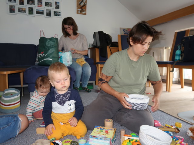 Kathrin, Ella, Lukas, Hannelore und Katarina in unserer Wohnung (26. Sep.)