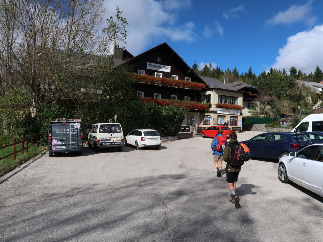 Jörg und Christian beim Gasthof Postl, 892 m