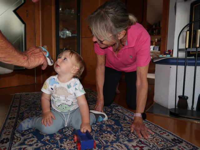 Nils und Mama im Haus meiner Eltern