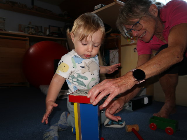 Nils und Mama im Haus meiner Eltern