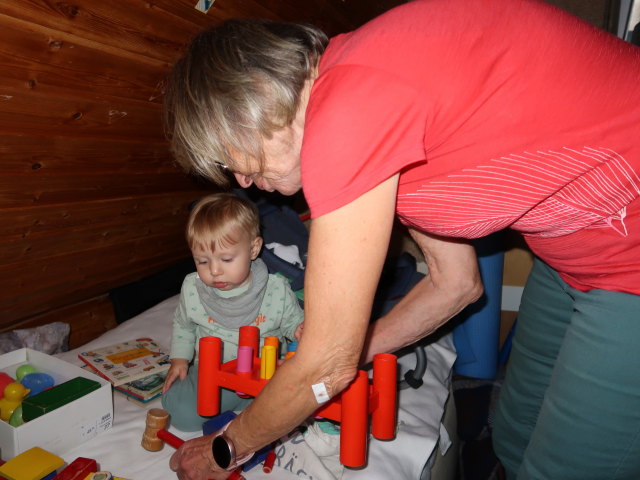 Nils und Mama im Haus meiner Eltern