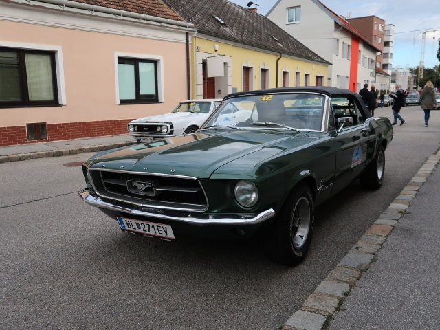 Ford Mustang in Peter-Paul-Straße