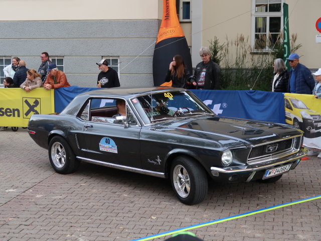 Ford Mustang am Rathausplatz