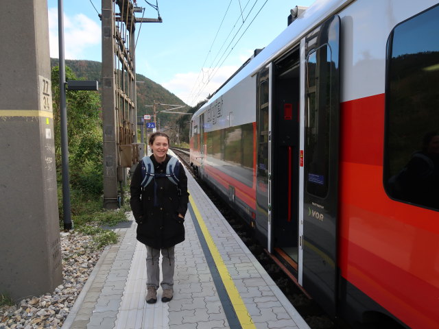 Sabine im Bahnhof Schlöglmühl, 457 m