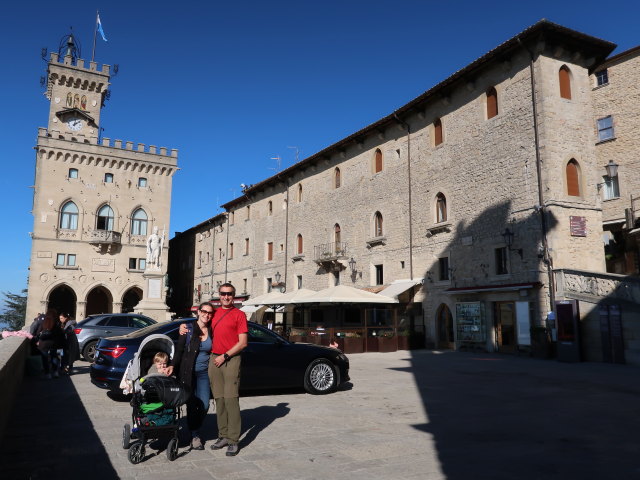 Nils, Sabine und ich auf der Piazza della Libertà in der Città di San Marino (4. Nov.)