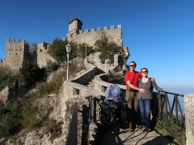 Ich und Sabine beim Prima Torre in der Città di San Marino (4. Nov.)