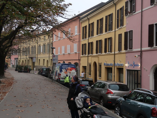 Sabine und Nils auf der Piazza del Popolo in Cesena (5. Nov.)