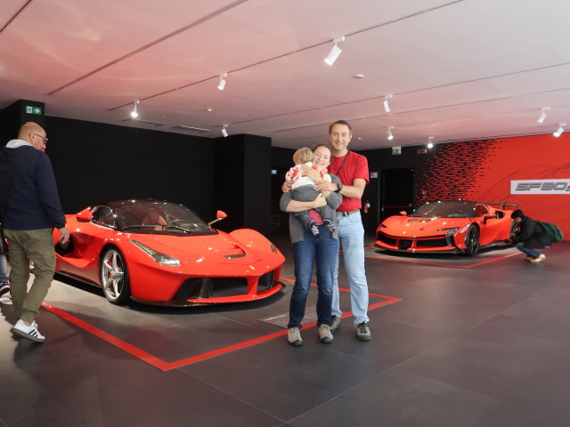 Nils, Sabine und ich im Museo Ferrari in Maranello (7. Nov.)